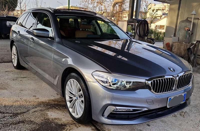 Usata BMW 520 Luxury Line 190 CV (139 kW) 2017 Grigio Station wagon