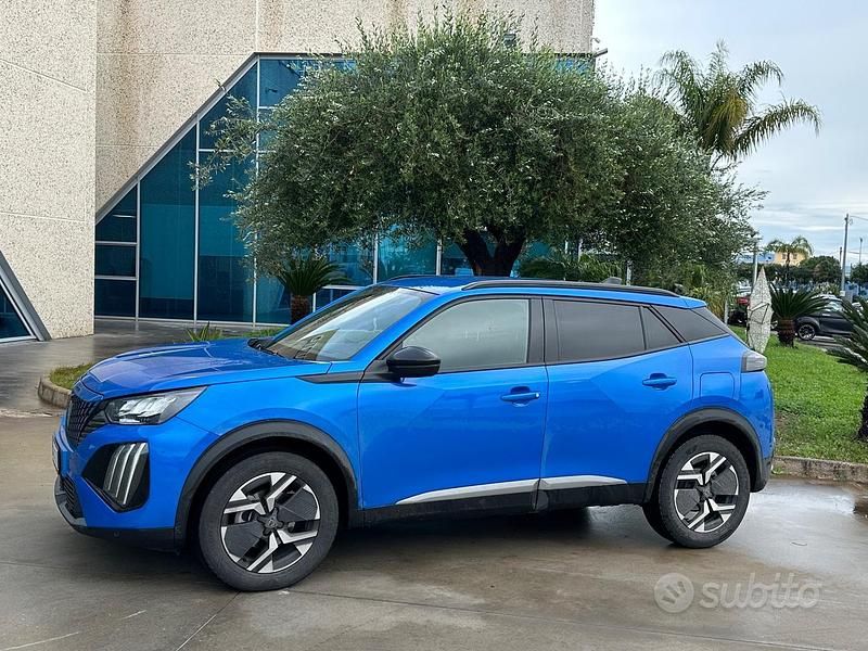 Usata Peugeot 2008 Allure 131 CV (96 kW) 2024 Blu SUV