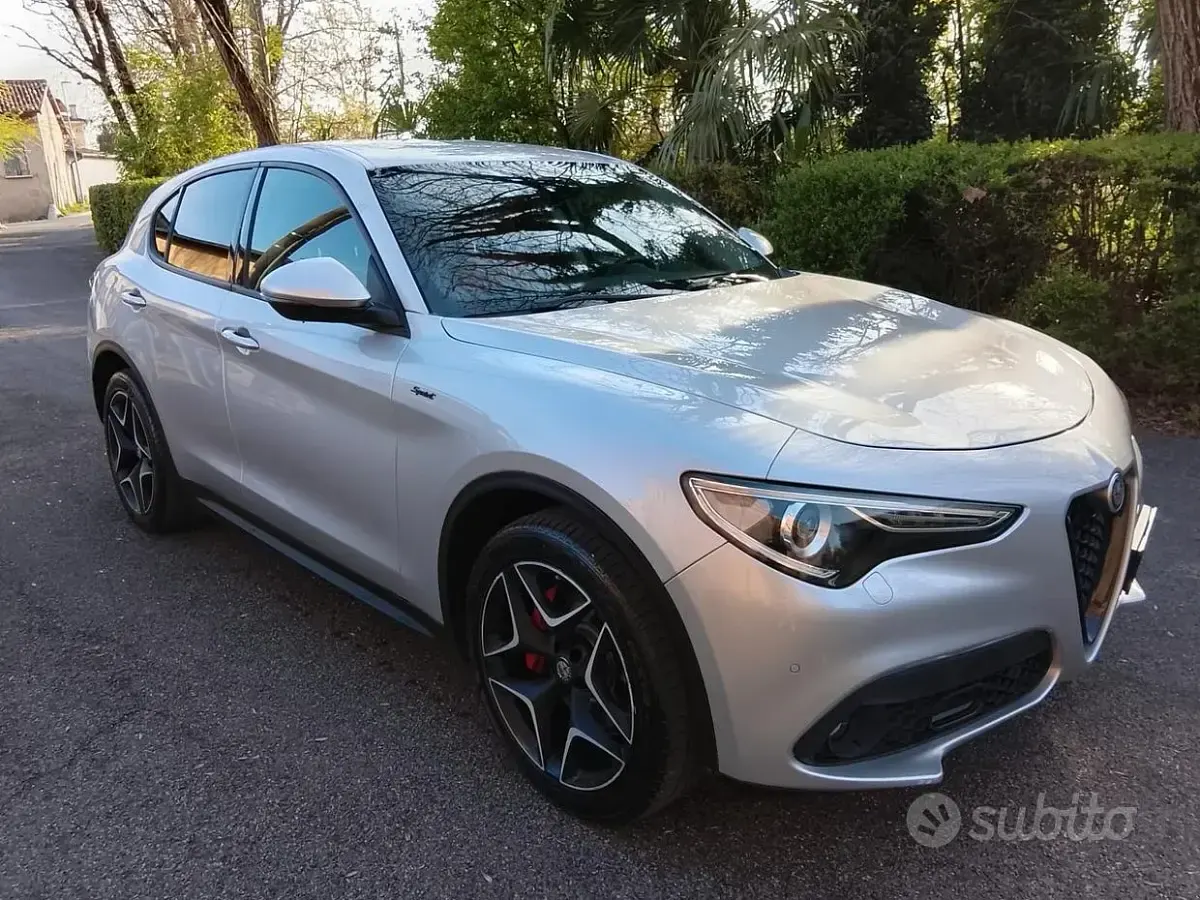 Usata Alfa Romeo Stelvio 190 CV (139 kW) 2020 Grigio SUV