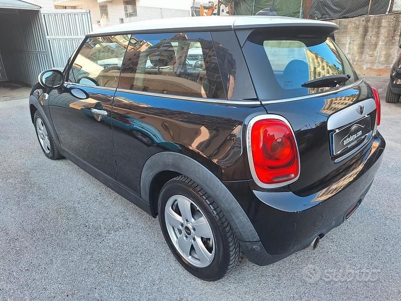Usata Mini Cooper D 115 CV (84 kW) 2014 Nero Utilitaria