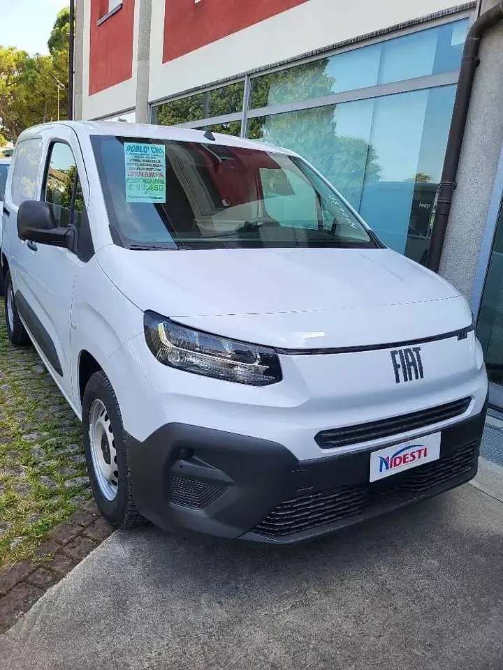 Nuova Fiat Doblò 101 CV (74 kW) 2026 Bianco gelato Monovolume
