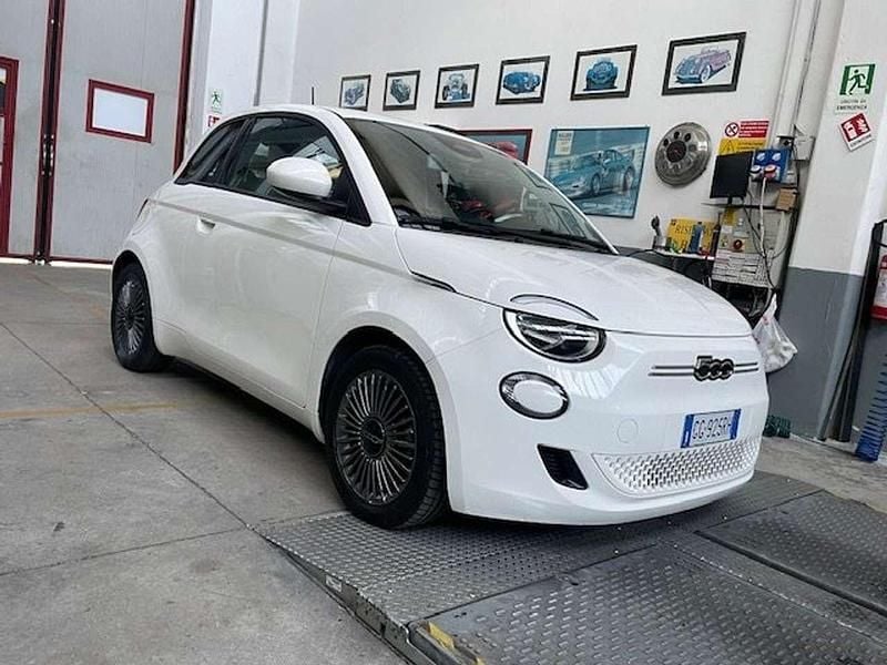 Usata Fiat 500e Icon 86 kW (118 CV) 2021 Bianco Utilitaria