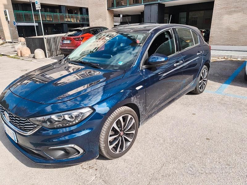 Usata Fiat Tipo 120 CV (88 kW) 2017 Blu Berlina