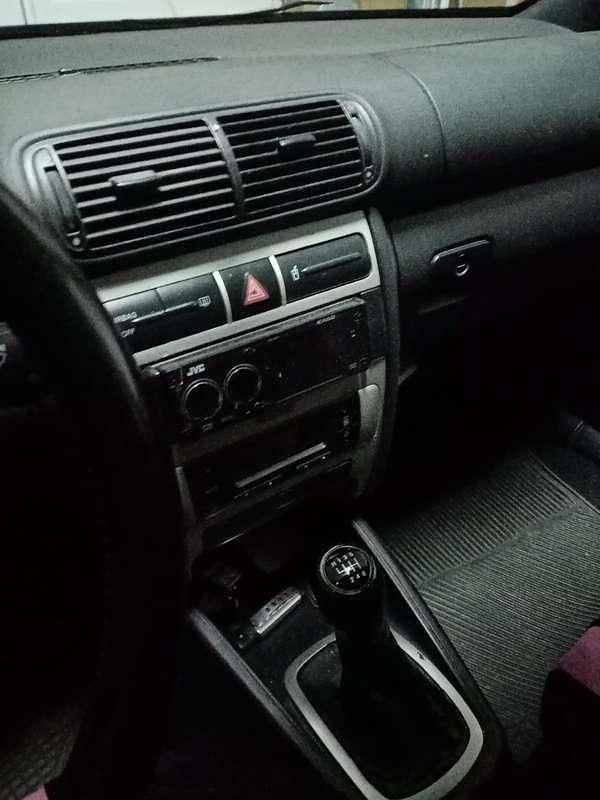 Usata 2007 Seat Leon Sport Tre volumi | 4000 € (Buon prezzo) - Immagine 1/4