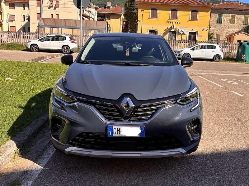 Usata Renault Captur Techno 101 CV (74 kW) 2023 Blu/azzurro SUV
