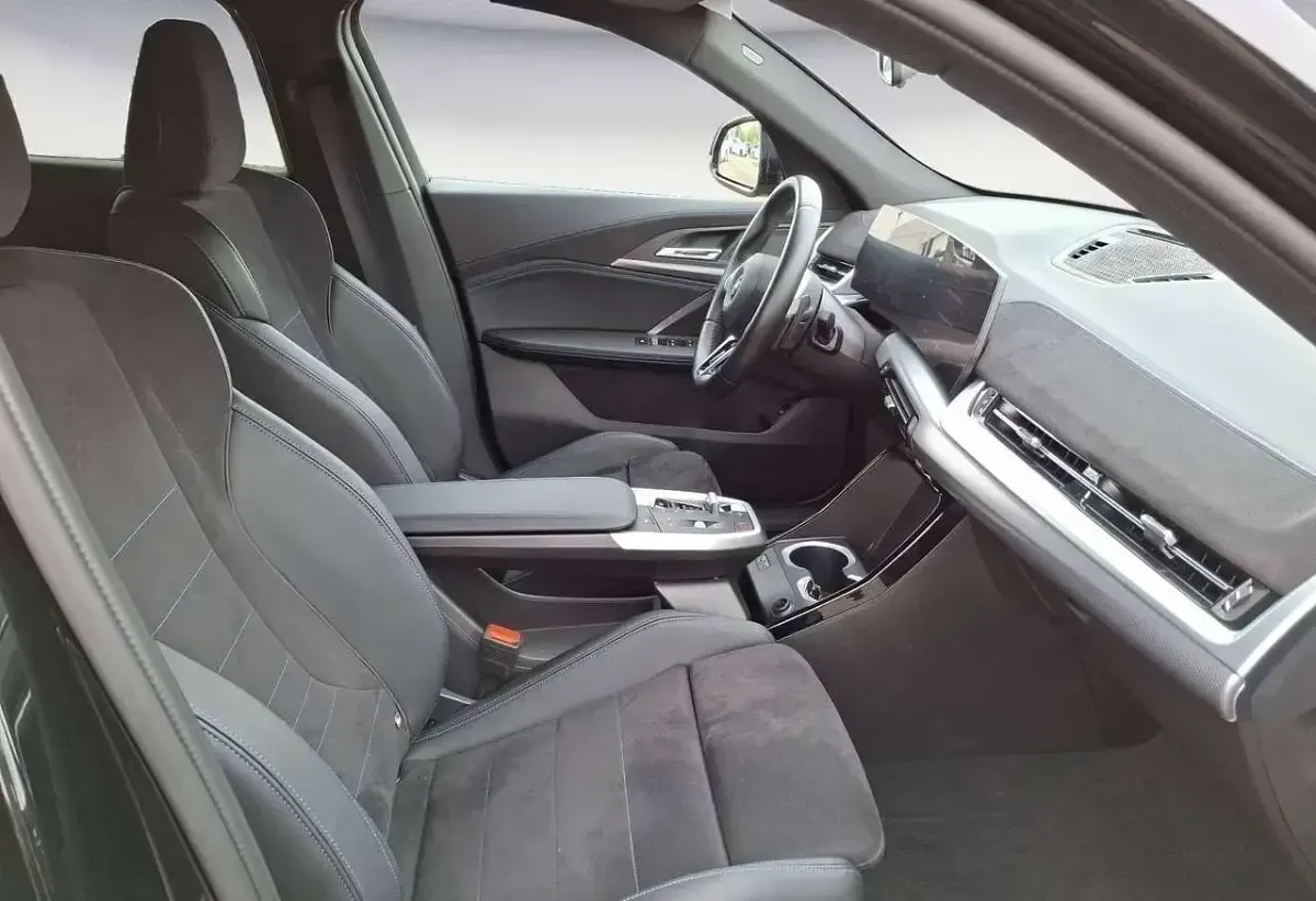 Käytetty BMW X2 M Sport 156 HP (114 kW) 2024 Musta Katumaasturi