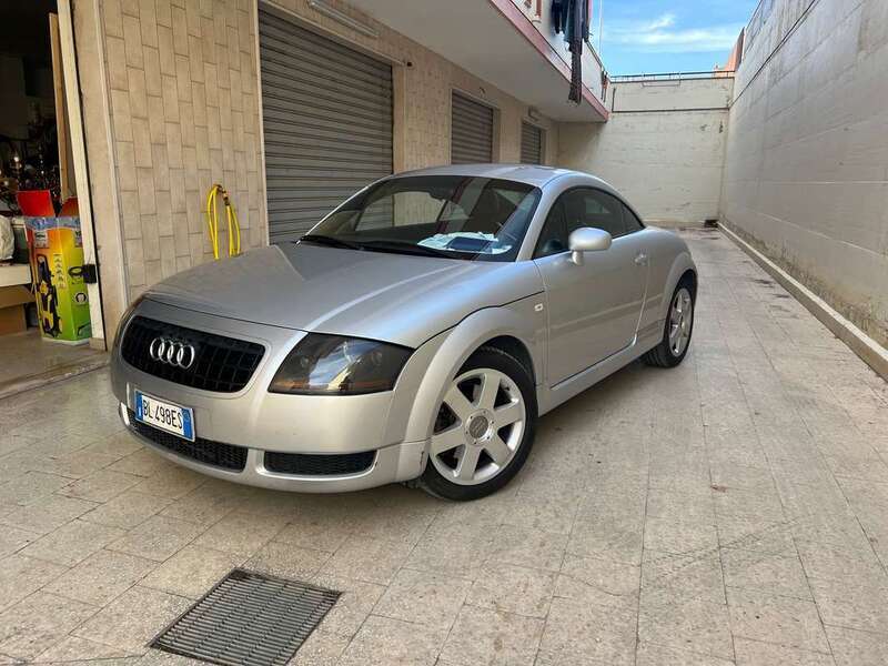 Usato 2000 Audi TT 1.8 Benzin 179 CV (7.900 €)