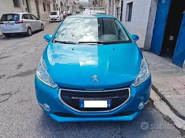 Usata Peugeot 208 82 CV (60 kW) 2012 Bluazzurro Utilitaria
