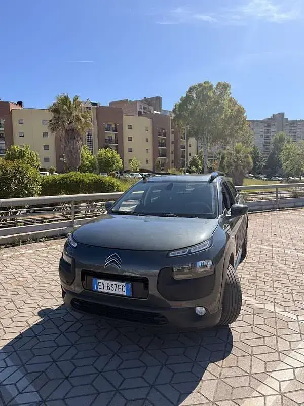 Usata Citroën C4 Live 99 CV (72 kW) 2015 Beige SUV