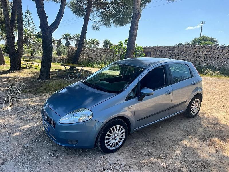 Usata Fiat Punto 90 CV (66 kW) 2009 Grigio Utilitaria