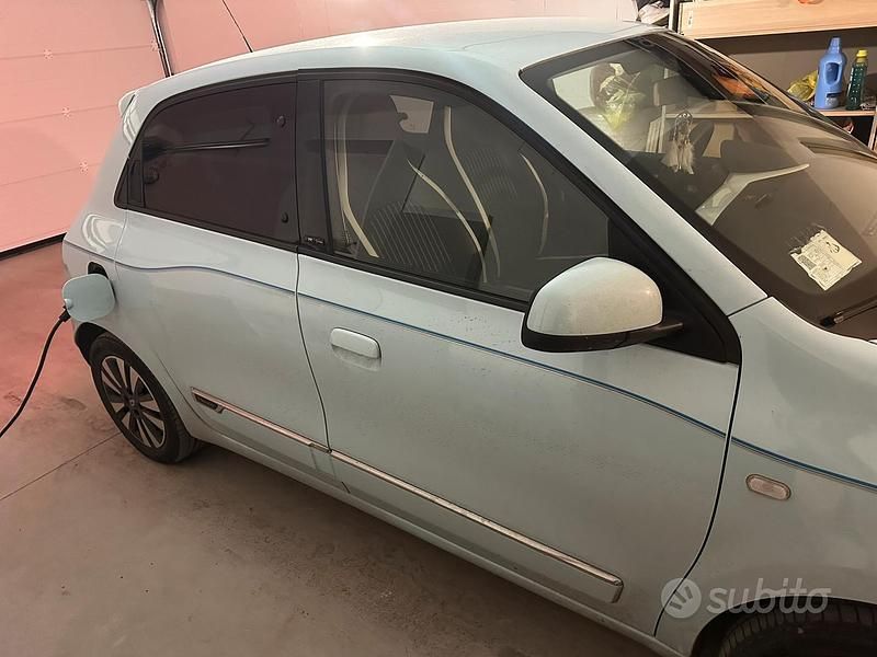 Usata Renault Twingo 60 kW (82 CV) 2021 Blu Utilitaria