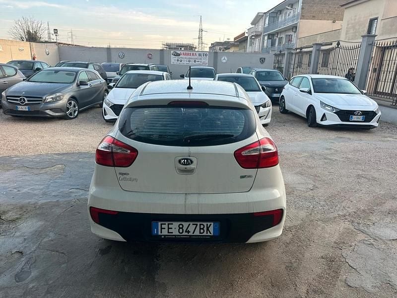 Usata Kia Rio Active 83 CV (61 kW) 2016 Bianco Berlina