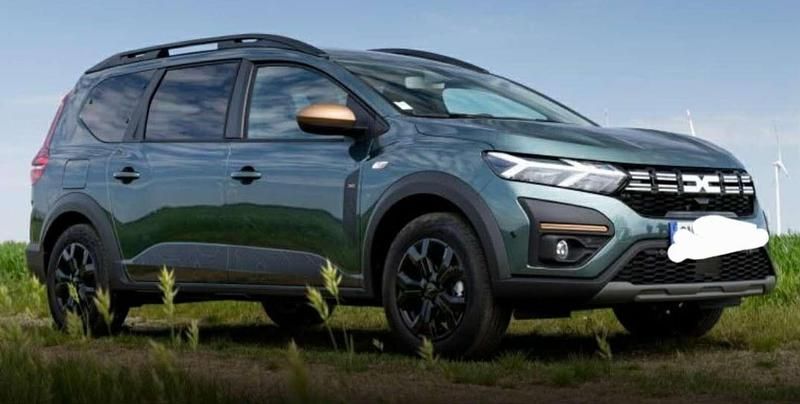 Usata Dacia Jogger Extreme 101 CV (74 kW) 2024 Verde Monovolume