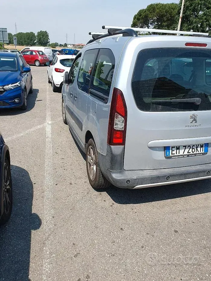 Usata Peugeot Partner 115 CV (84 kW) 2012 Grigio Monovolume