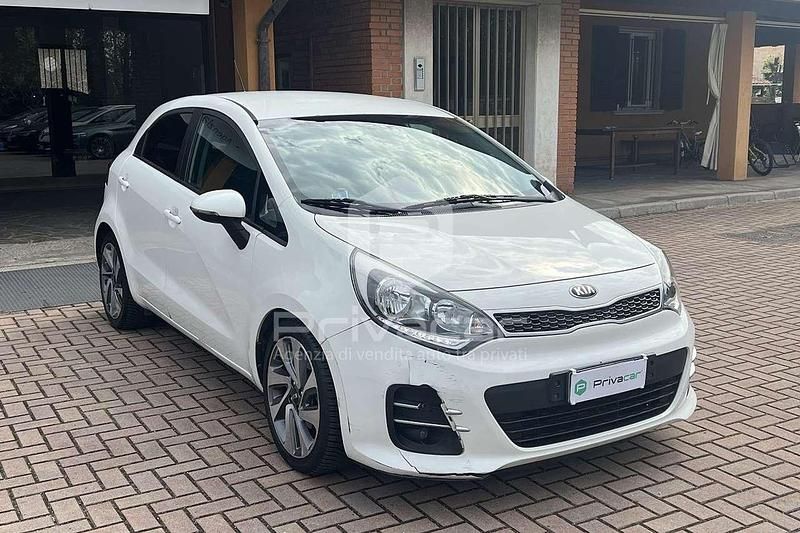 Usata Kia Rio 90 CV (66 kW) 2016 Bianco Utilitaria