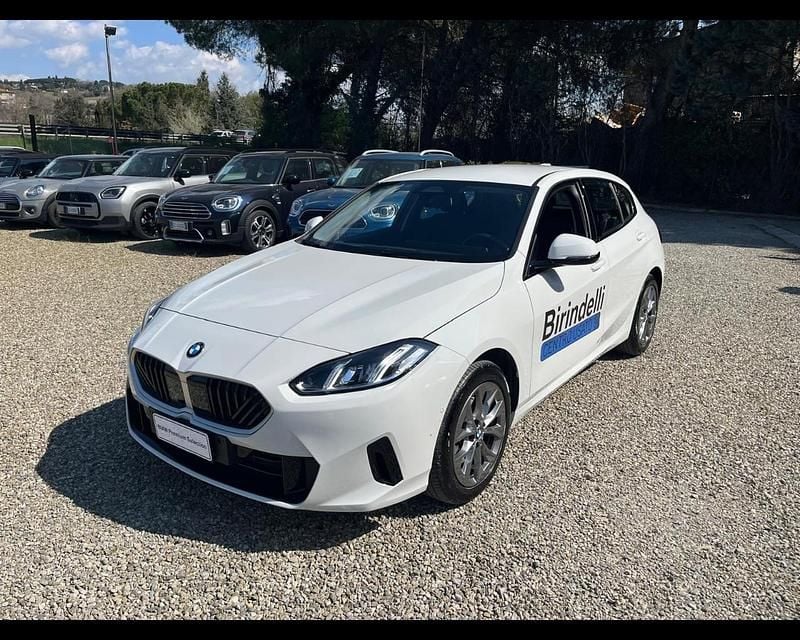 Usata BMW 118 149 CV (109 kW) 2024 Alpinweiss iii pastello Utilitaria