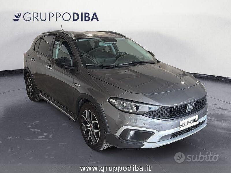 Usata Fiat Tipo Cross 131 CV (96 kW) 2021 Grigio Berlina