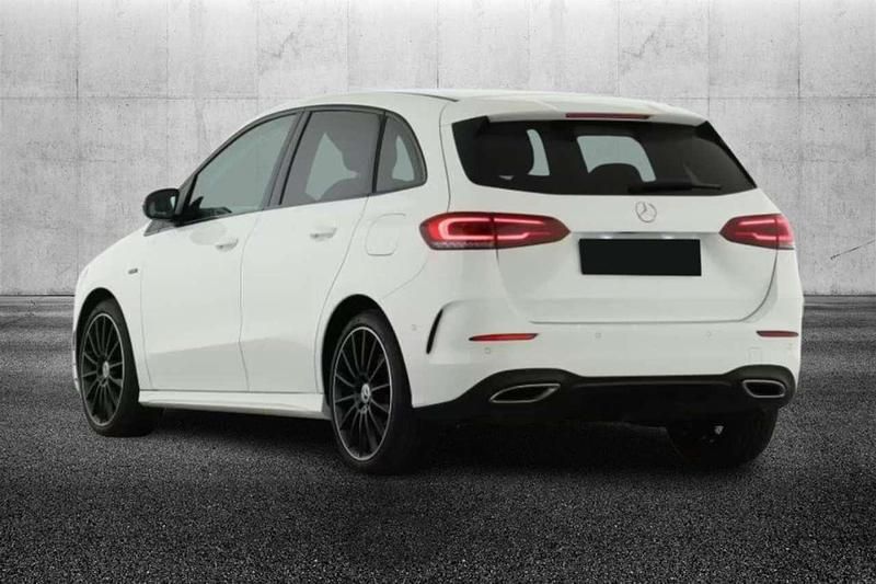 Usata Mercedes B250e Premium 218 CV (160 kW) 2022 Bianco Monovolume