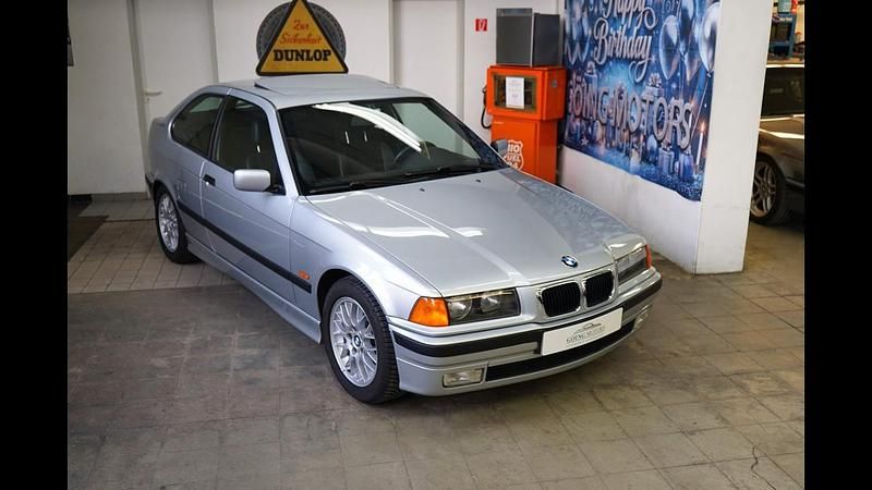 Usata BMW 323 Compact 170 CV (125 kW) 1998 Argento Utilitaria
