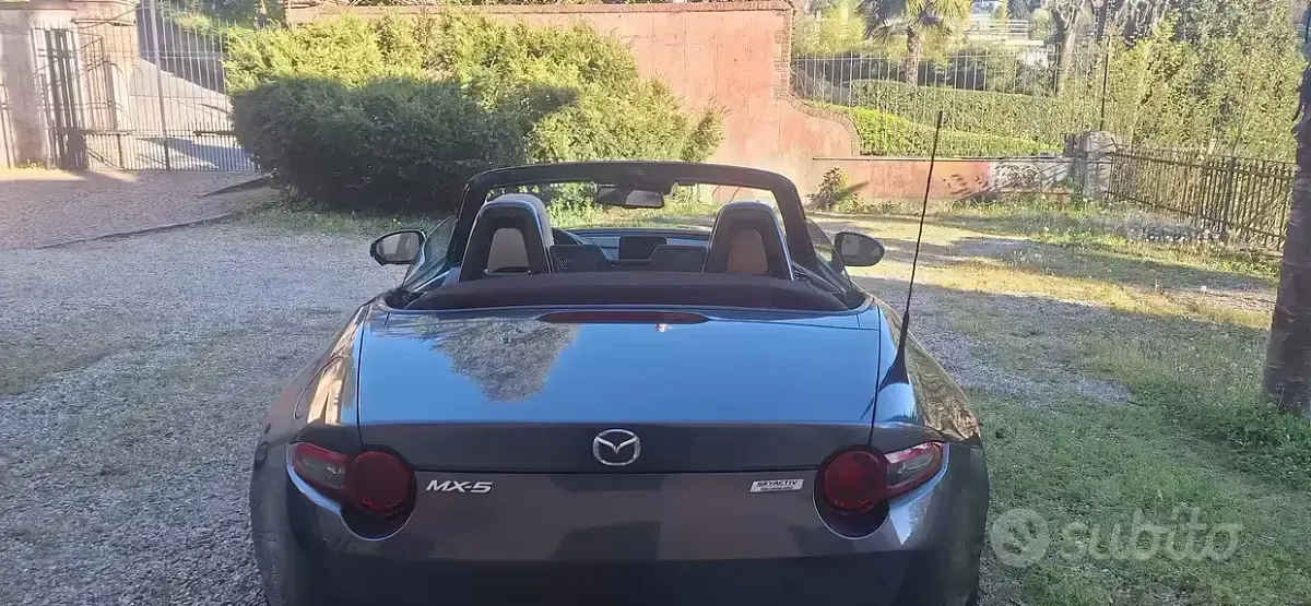 Usata Mazda MX5 Exceed 131 CV (96 kW) 2018 Grigio Cabrio
