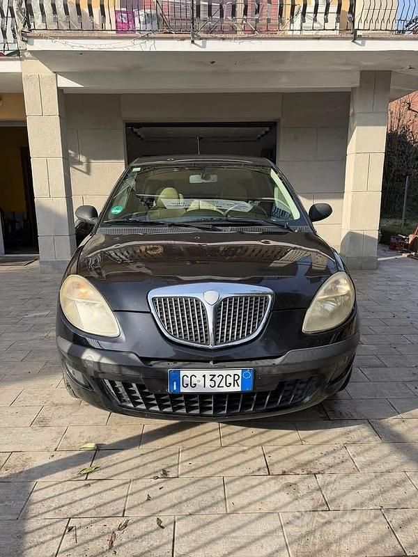 Gebraucht Lancia Ypsilon 60 PS (44 kW) 2006 Schwarz Kleinwagen