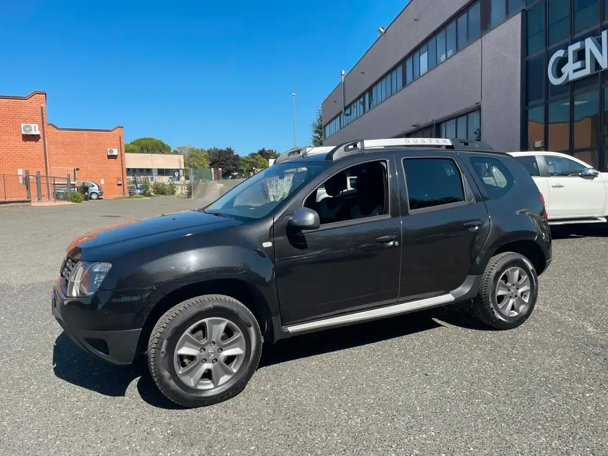 Usata Dacia Duster Lauréate 109 CV (80 kW) 2018 Nero SUV