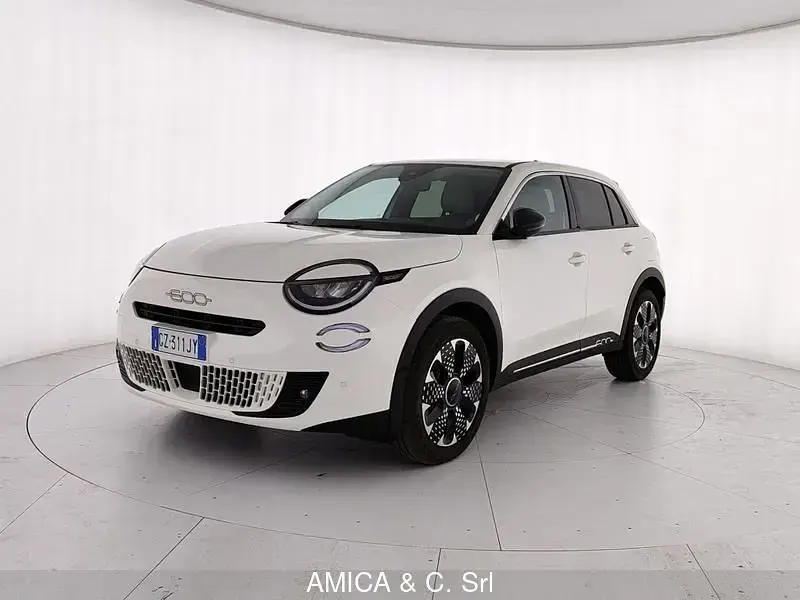 Usata Fiat 600 La Prima 110 CV (80 kW) 2025 Bianco SUV