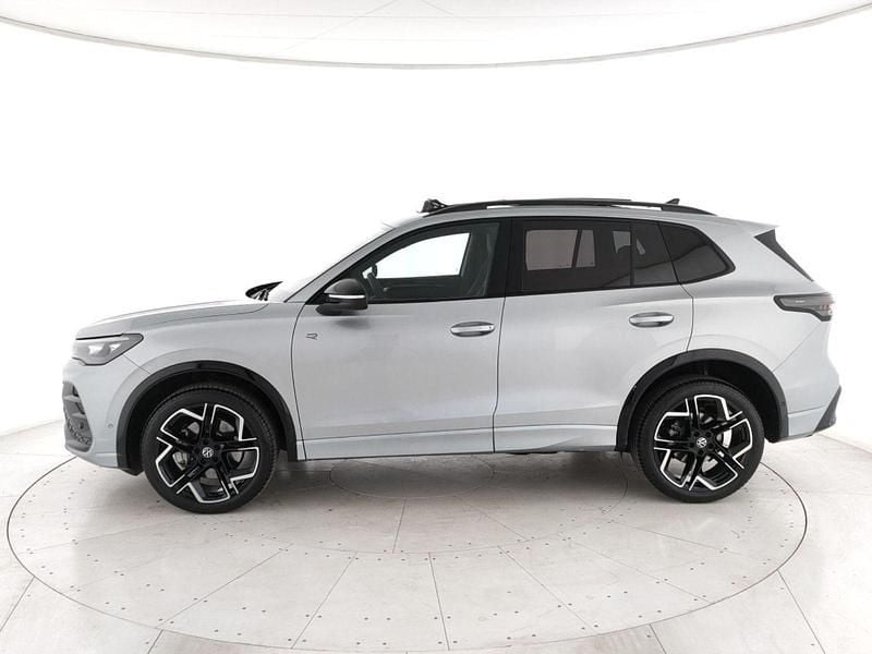 Nuova VW Tiguan R-line Plus 193 CV (141 kW) 2026 Argento SUV