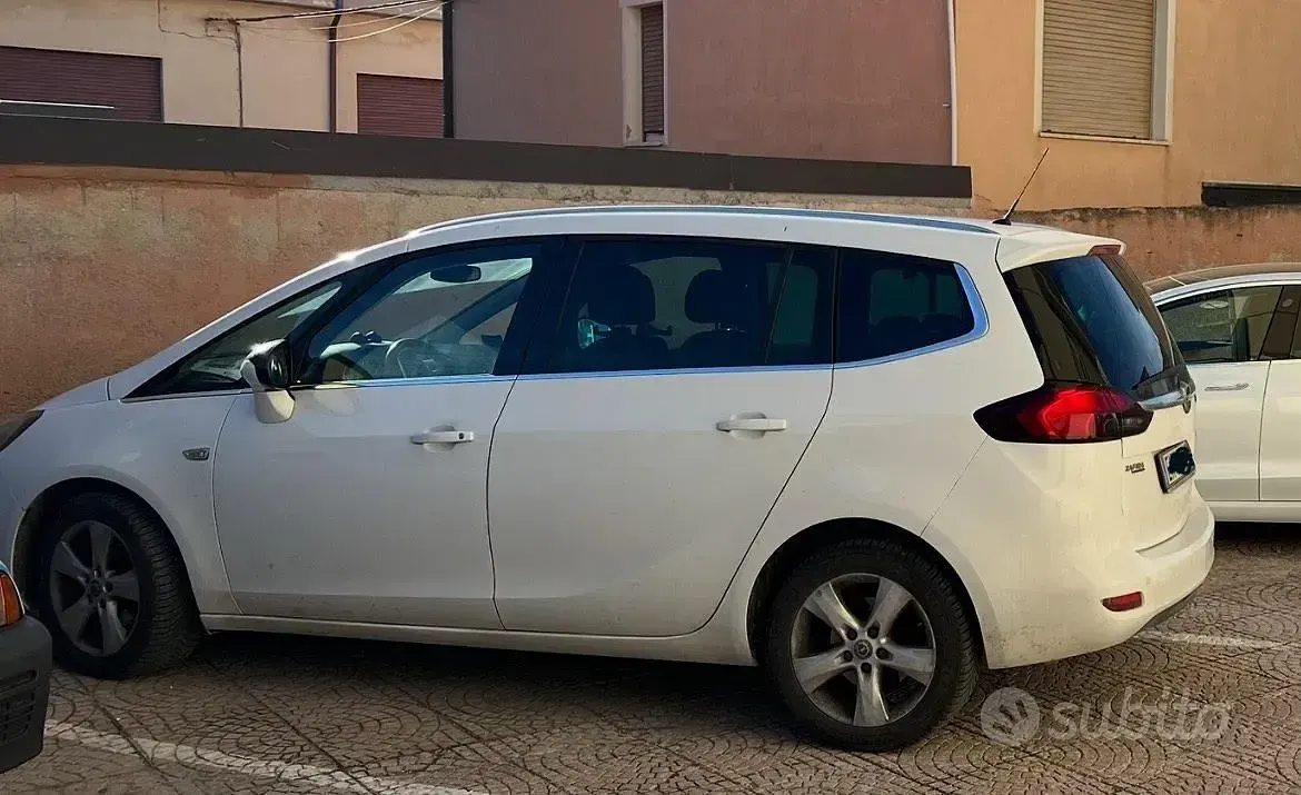 Usata Opel Zafira Tourer 150 CV (110 kW) 2012 Bianco Monovolume
