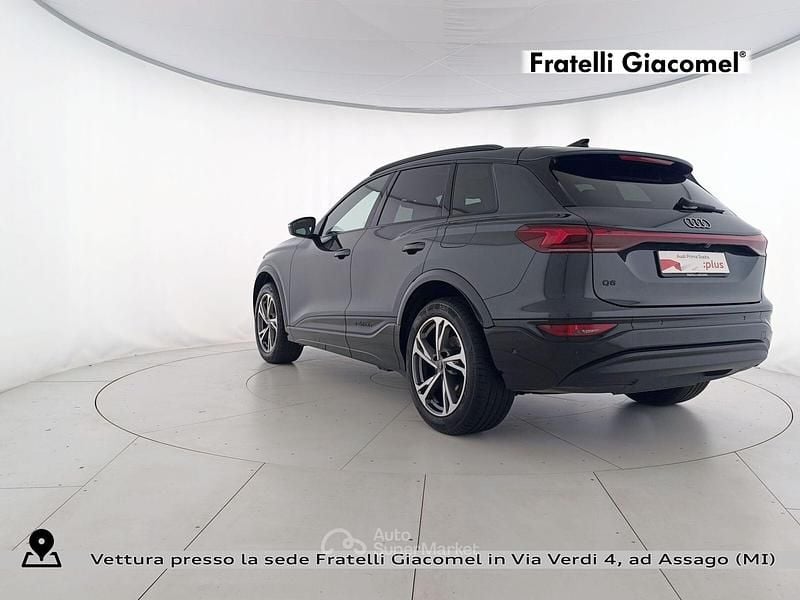 Usata Audi Q6 e-tron Advanced Plus 239 kW (326 CV) 2025 Grigio manhattan metallizzato SUV
