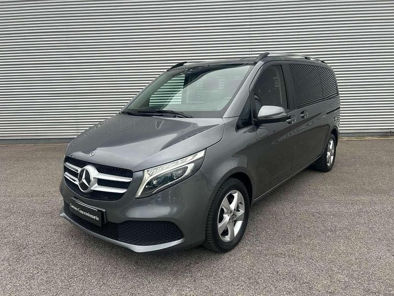 Usata Mercedes V250 190 CV (139 kW) 2021 Grigio metallizzato Monovolume