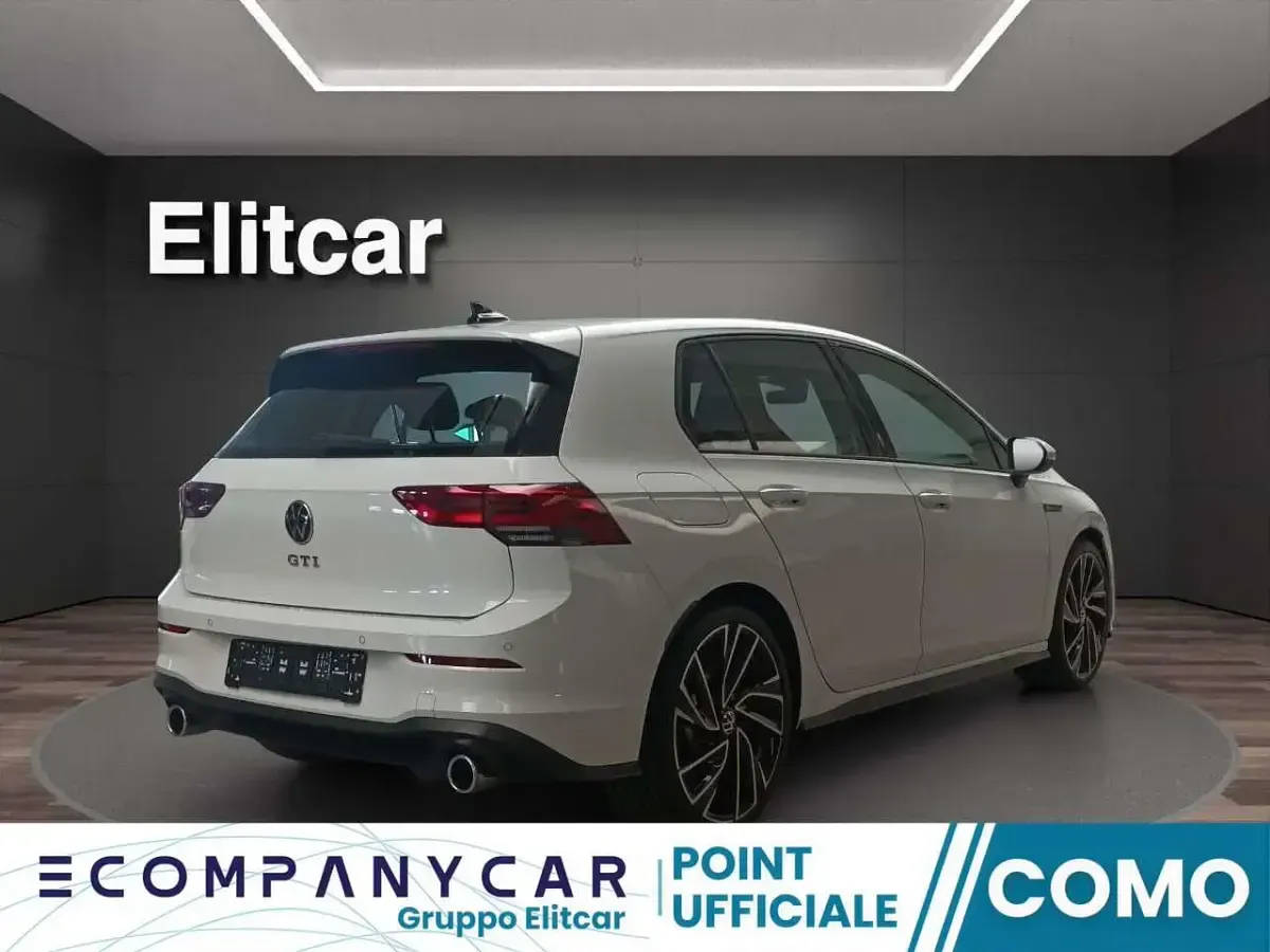 Usata VW Golf VIII GTI 245 CV (180 kW) 2024 Pure white Berlina
