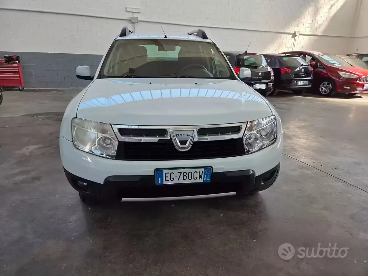 Usata Dacia Duster Ambiance 105 CV (77 kW) 2011 Bianco SUV
