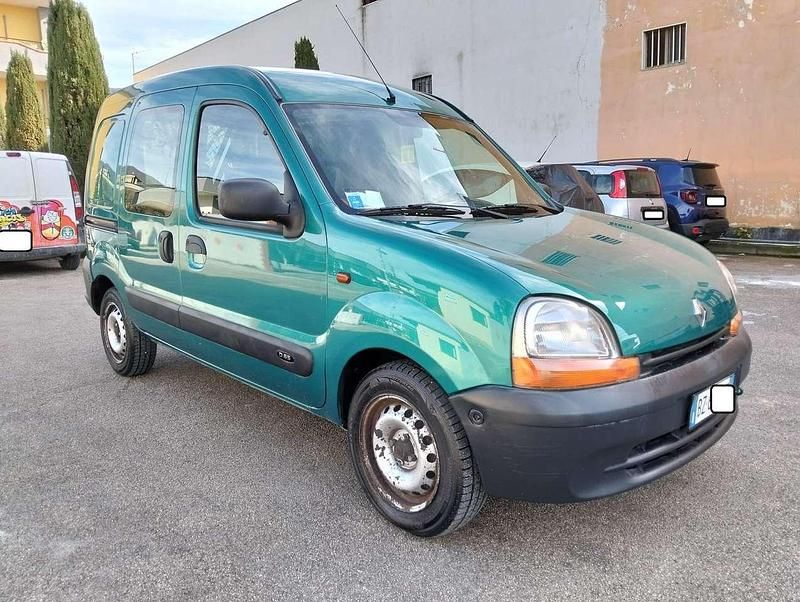 Usata Renault Kangoo 64 CV (47 kW) 2002 Verde Monovolume
