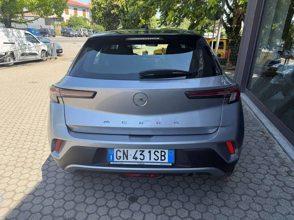 Usata Opel Mokka Elegance 101 CV (74 kW) 2023 Argento SUV