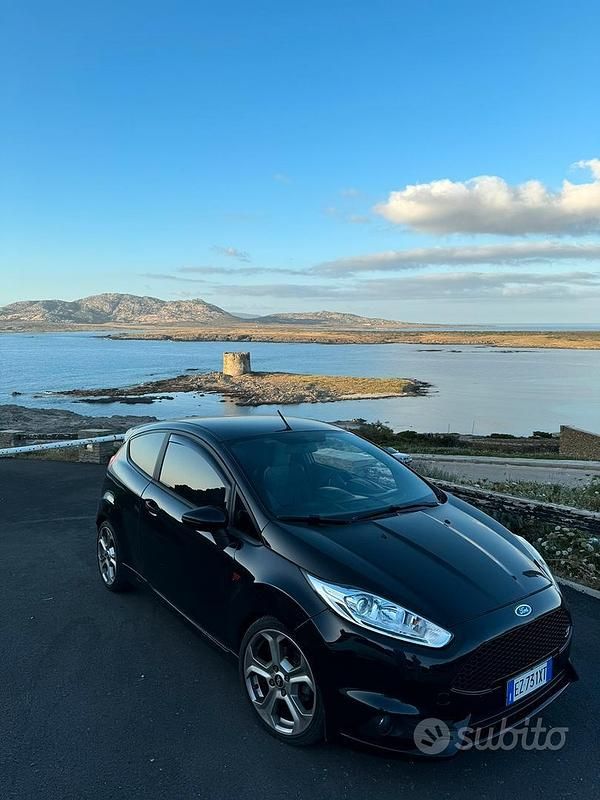 Usata Ford Fiesta ST 182 CV (133 kW) 2015 Nero Berlina