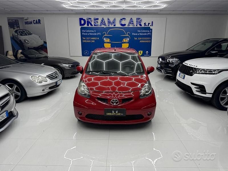 Usata Toyota Aygo 68 CV (50 kW) 2007 Rosso Utilitaria