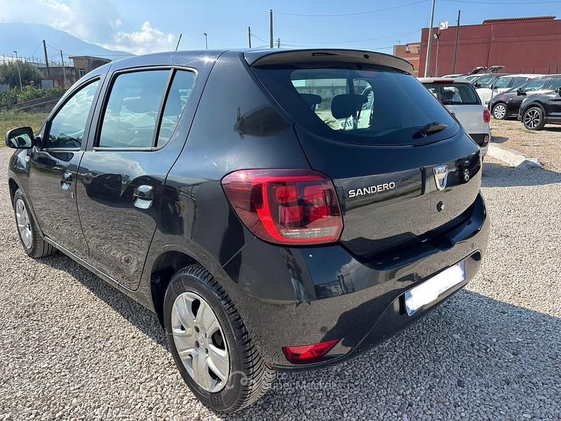 Usata Dacia Sandero Comfort 75 CV (55 kW) 2020 Nero Utilitaria