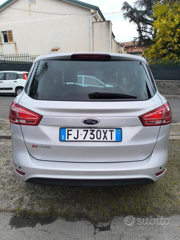 Usata Ford B-MAX Titanium 75 CV (55 kW) 2017 Grigio Monovolume