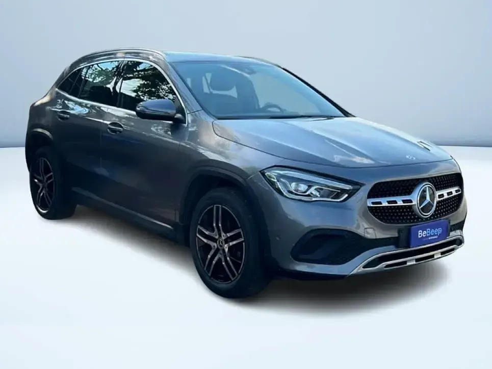 Usata Mercedes GLA180 136 CV (100 kW) 2022 Grigio SUV