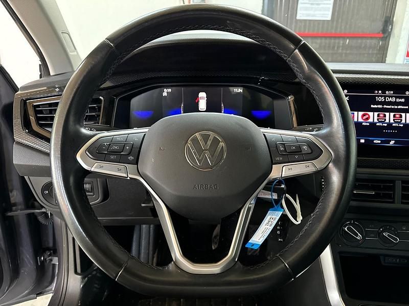 Usata VW Polo Life 95 CV (69 kW) 2023 Grigio Utilitaria