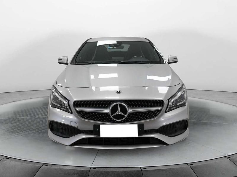Usado Mercedes CLA200 Premium 136 CV (100 kW) 2019 Plateado Familiar