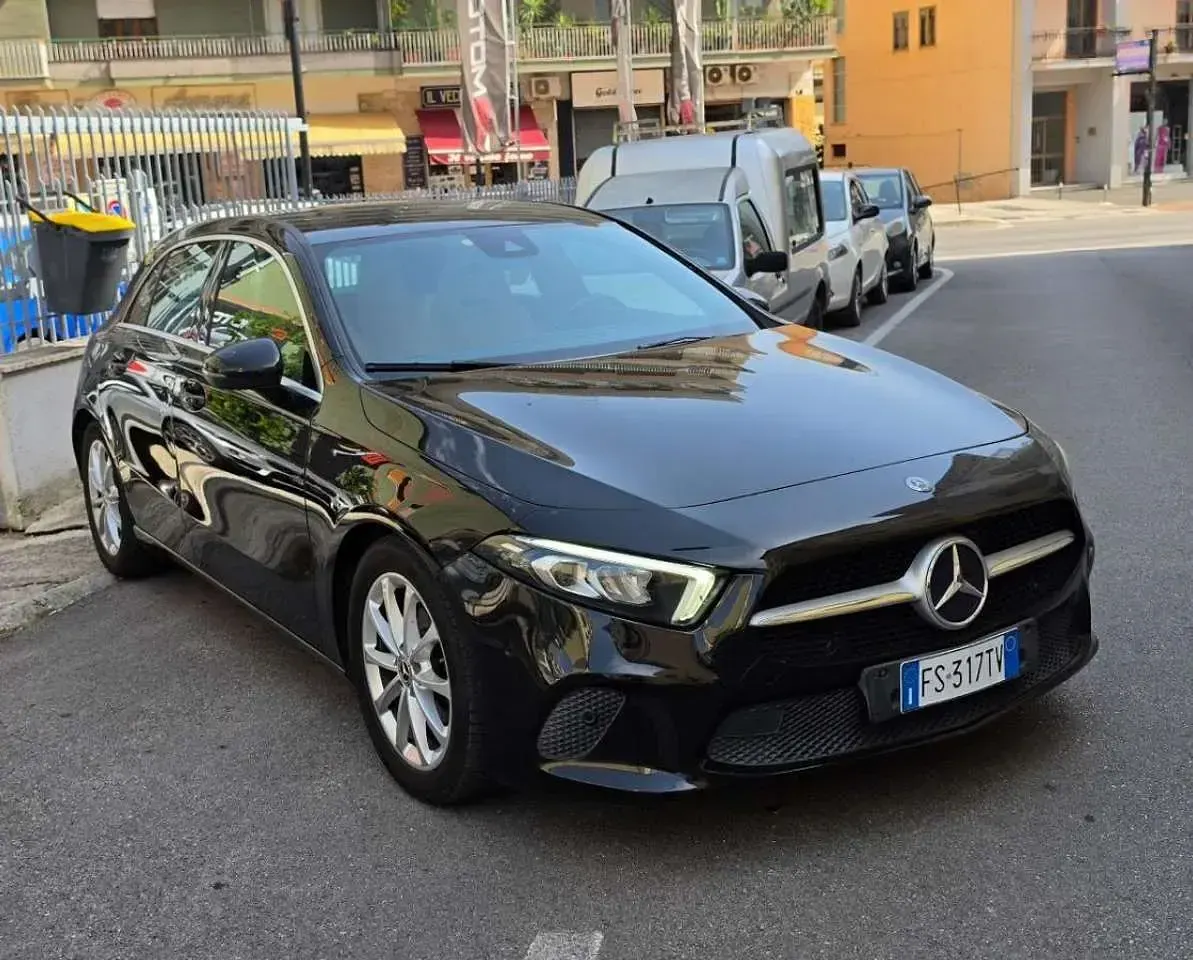 Usata Mercedes A180 116 CV (85 kW) 2019 Bianco Berlina