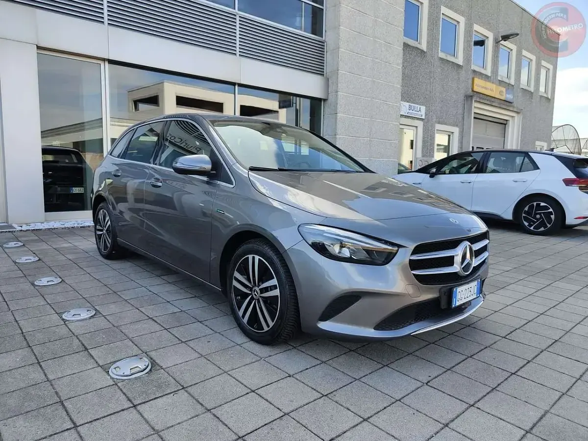 Usata Mercedes B250 160 CV (117 kW) 2021 Grigio Utilitaria
