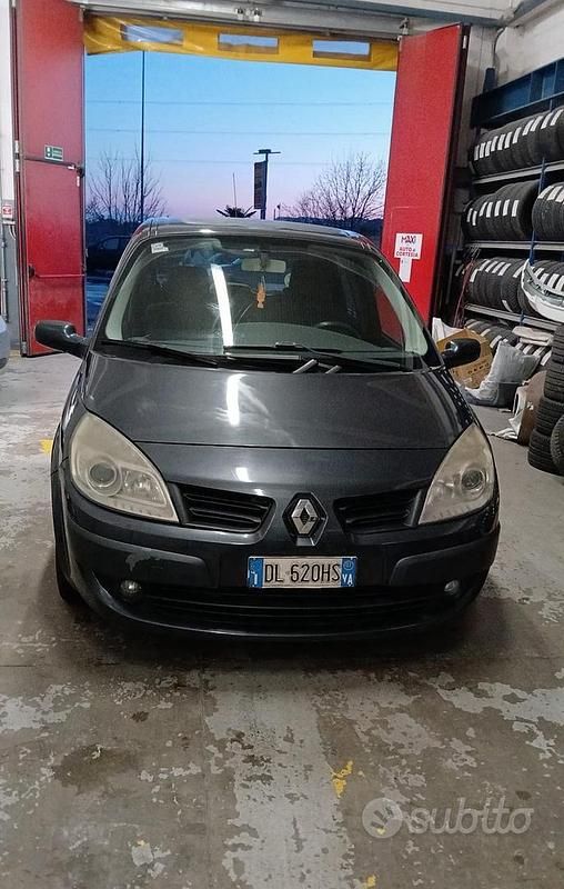 Grigio Usata 2007 Renault Scénic II Monovolume | 2000 € - Immagine 1/4