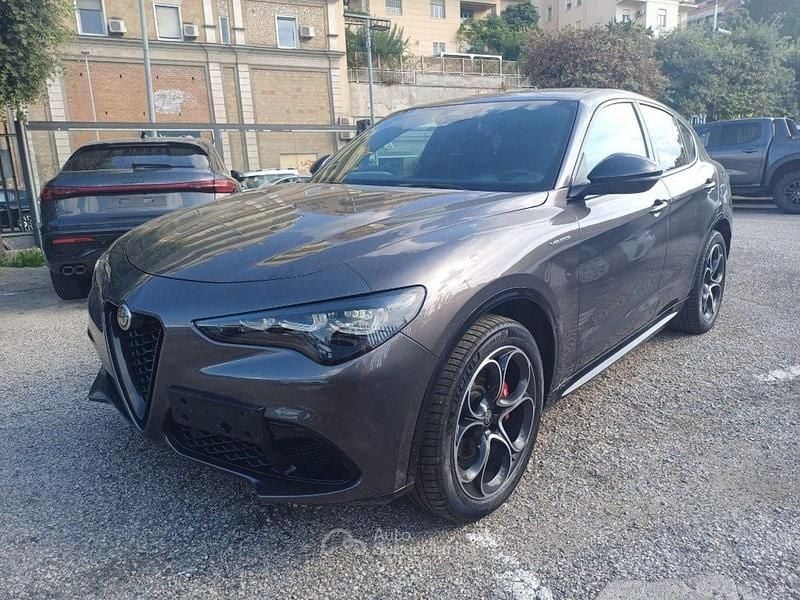 Grigio Usata 2024 Alfa Romeo Stelvio Veloce SUV | 40.870 € (Buon prezzo) - Immagine 1/4