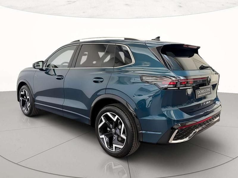 Usata VW Tiguan R-line 150 CV (110 kW) 2025 Nightshade blue metallizzato SUV