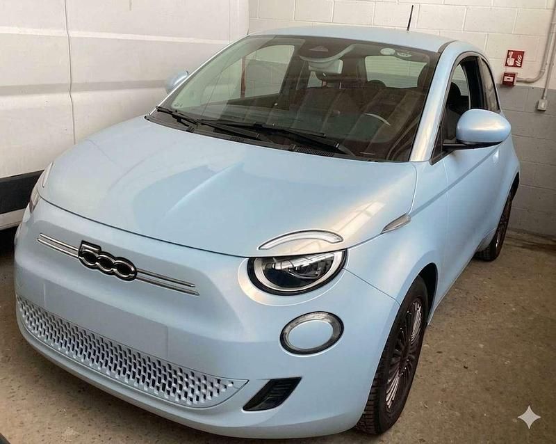 Usata Fiat 500e Icon 42 kW (58 CV) 2020 Glacier blue Utilitaria