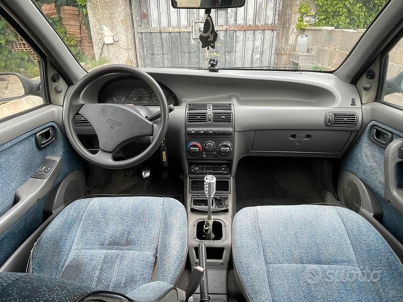 Usata Fiat Punto 75 CV (55 kW) 1995 Blu Berlina