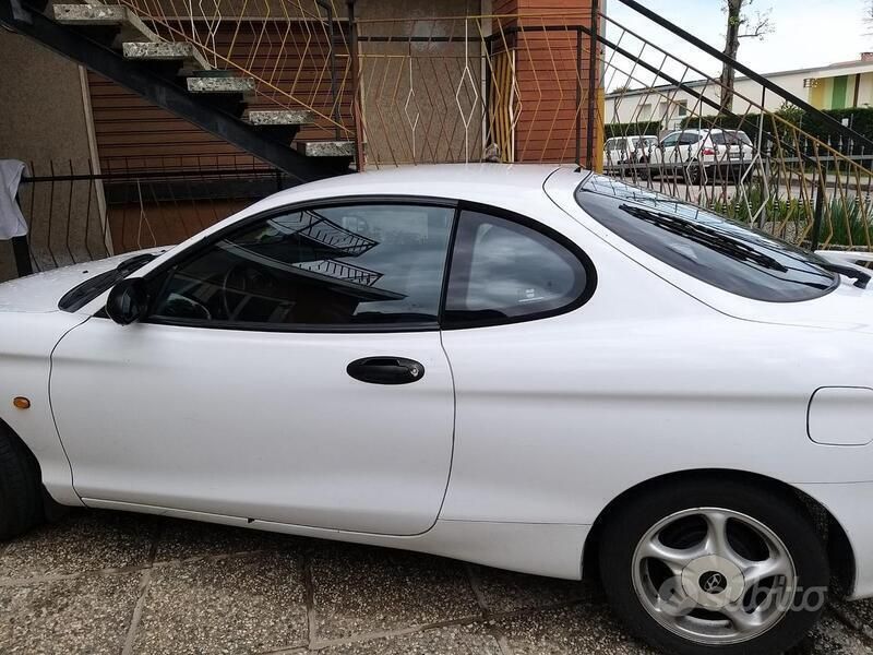 Bianco Usata 1997 Hyundai Coupé Coupé | 3650 € - Immagine 1/4